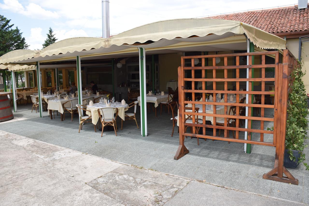 Restaurant Bric Dekani ภายนอก รูปภาพ